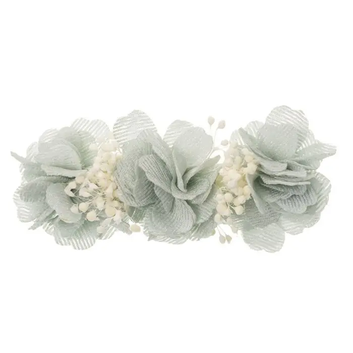 Gancho com 3 flores tecido e detalhe de gipsofila