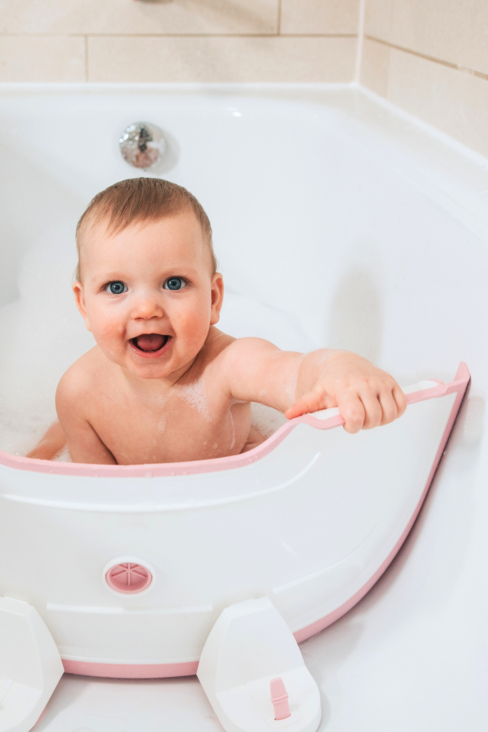 BabyDam-Bath-Water-Barrier-alternative-to-a-baby-bath-pink-lifestyle-732x732.png