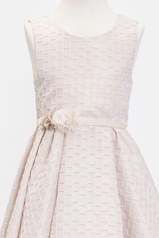 Faixa de renda de algodão com flores e gipsófila combinadas