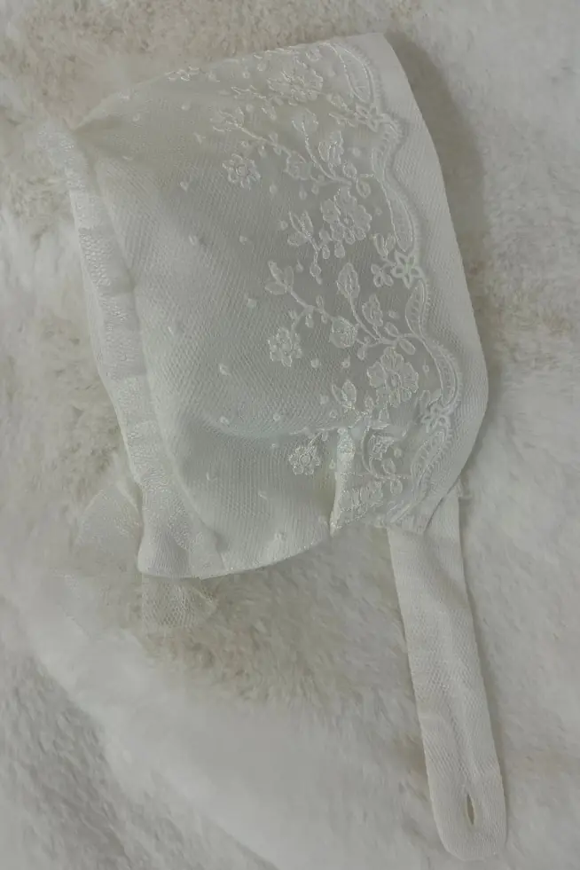 Touca branca para batizado